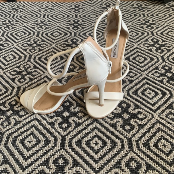 EUC STEVE MADDEN CLASSIC STILETTO PUMPS - Picture 2 of 4